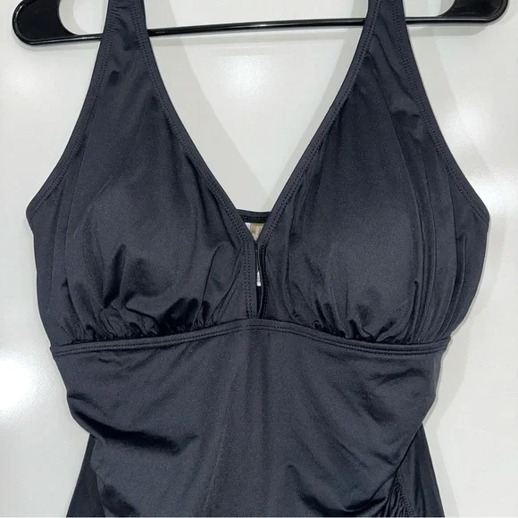 Women’s Tommy Bahama Black Pearl Ruched V-neck One Piece Swimsuit - Picture 4 of 10